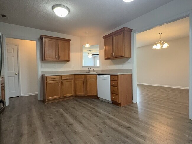 Building Photo - 107 Sabrina Dr