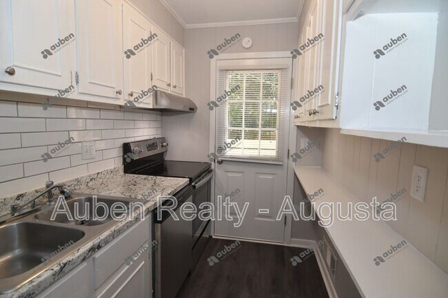 Foto del edificio - 1602 Johns Rd