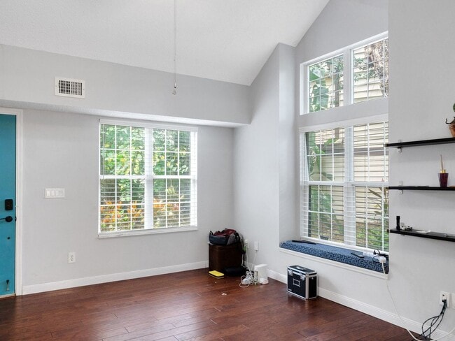 Building Photo - 2758 Waymeyer Dr