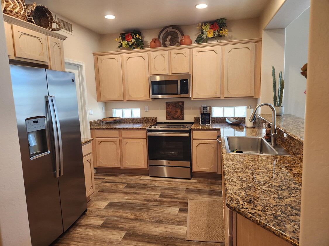 Primary Photo - 7114 E Sleepy Owl Way