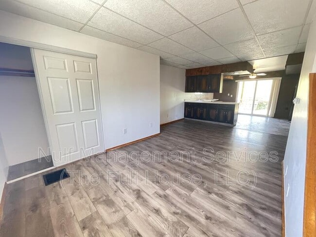 Building Photo - 229 E Meyers St