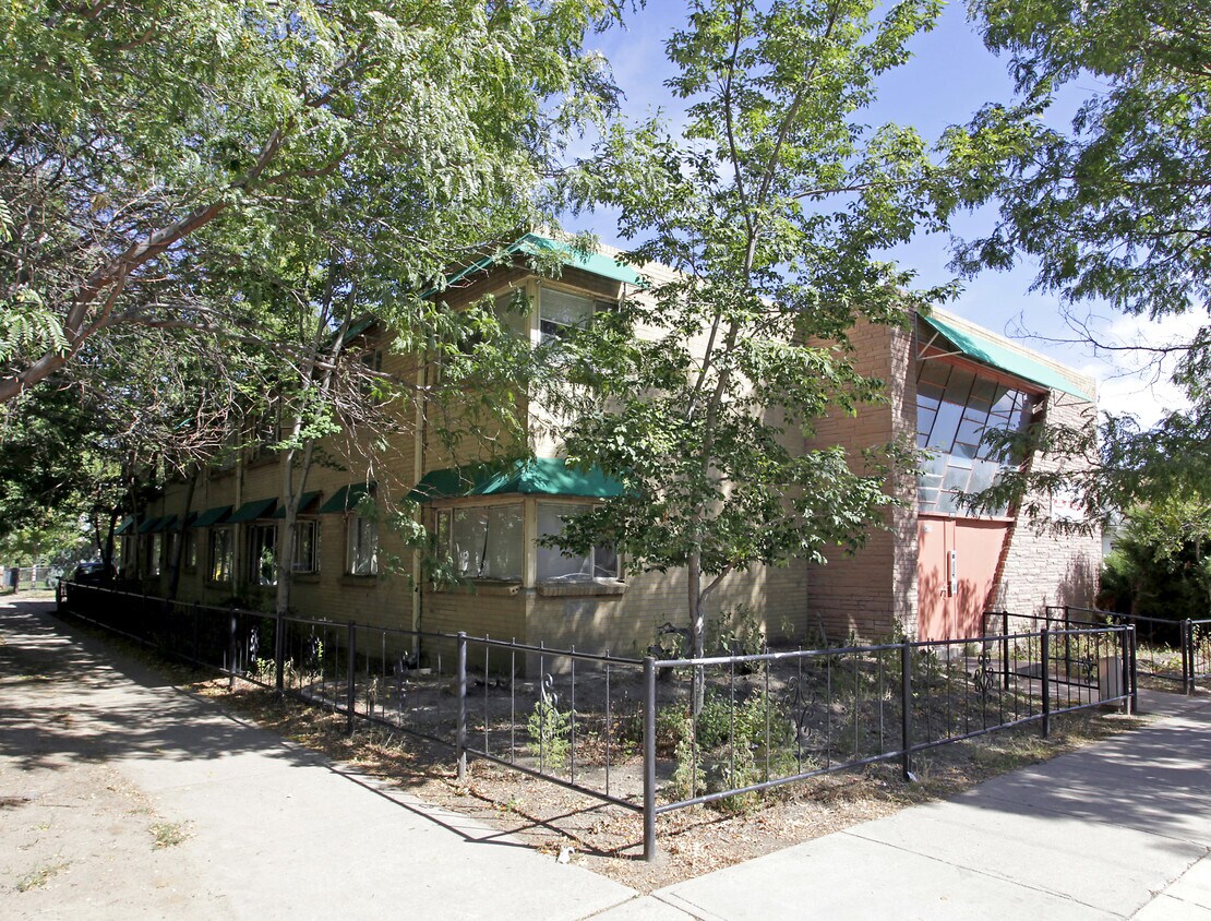 Building Photo - 2455 W 32nd Ave