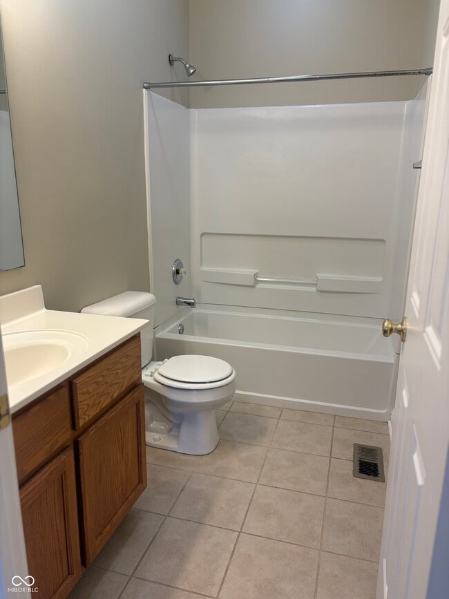 Building Photo - 1467 Oakhill Dr