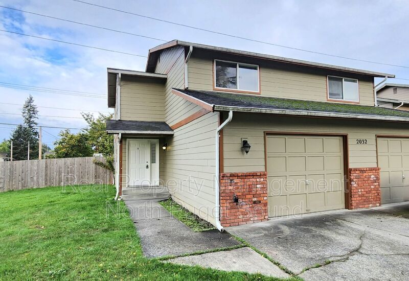 2032 Chestnut St Unit A, Everett, WA 98201 Condo for Rent in Everett