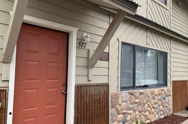 Foto del edificio - 577 E Golf Pl