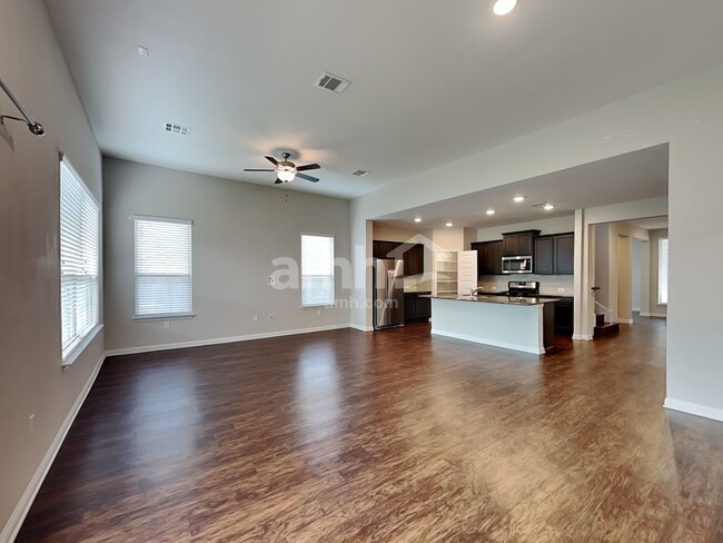 Foto del edificio - 8001 Turnberry Ln