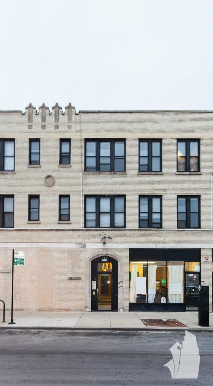 Foto del edificio - 2704 N Sawyer Ave