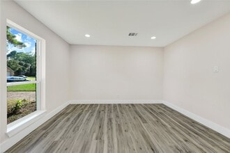 Building Photo - 7707 12 Fairway Ln