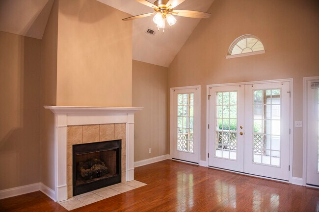 Foto del edificio - 1168 Lake Greenwood Dr
