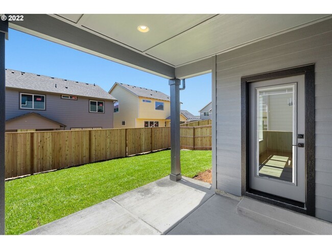 Foto del edificio - Modern 3 Bedroom, 2.5 Bathroom House in Ri...