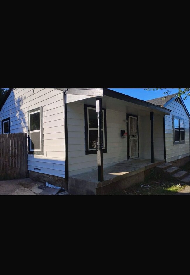 Building Photo - Spacious 3-Bedroom Home Near Downtown Dallas