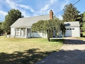 Building Photo - 480 Oliphant Ln
