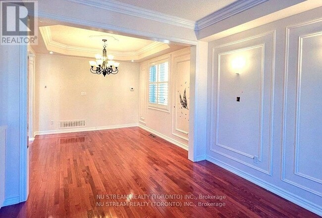 Building Photo - 5 Victoria Wood Ave