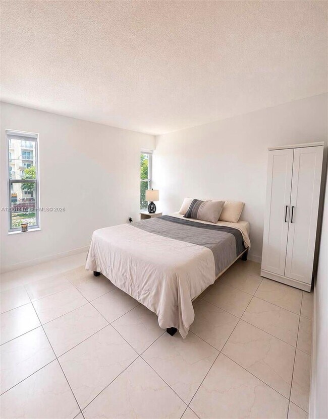 Foto del edificio - 1525 NW 19th Terrace