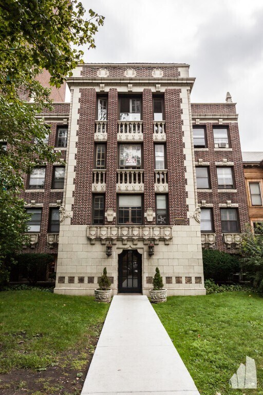 Building Photo - 633 W Deming Pl