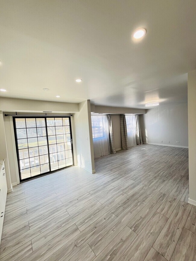 Foto del edificio - 1486 W Jefferson Ave