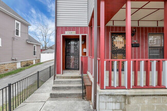 Building Photo - 1581 Franklin Ave