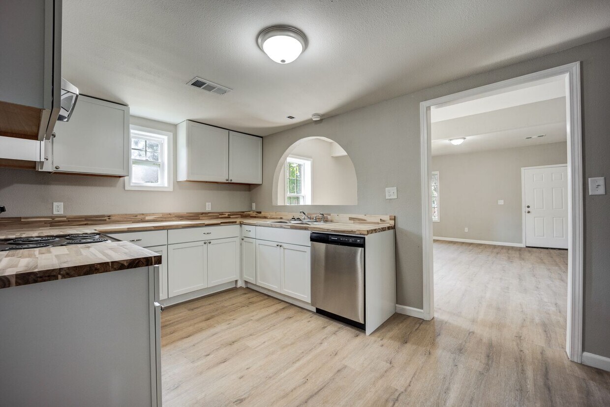 Foto principal - Freshly Updated 3 Bedroom House
