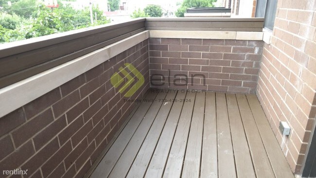 Foto del edificio - 2338 W Morse Ave