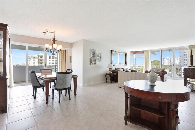Foto del edificio - 1360 S Ocean Blvd