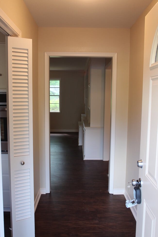 Building Photo - 3012 Tower Dr