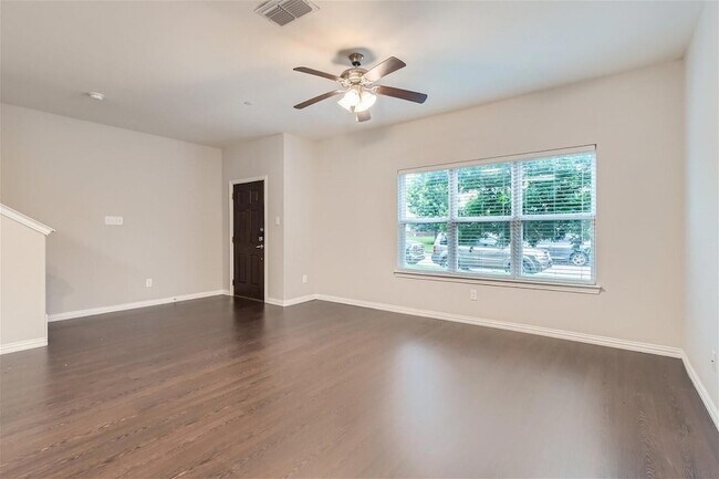 Building Photo - 1336 Lake Crest Lane