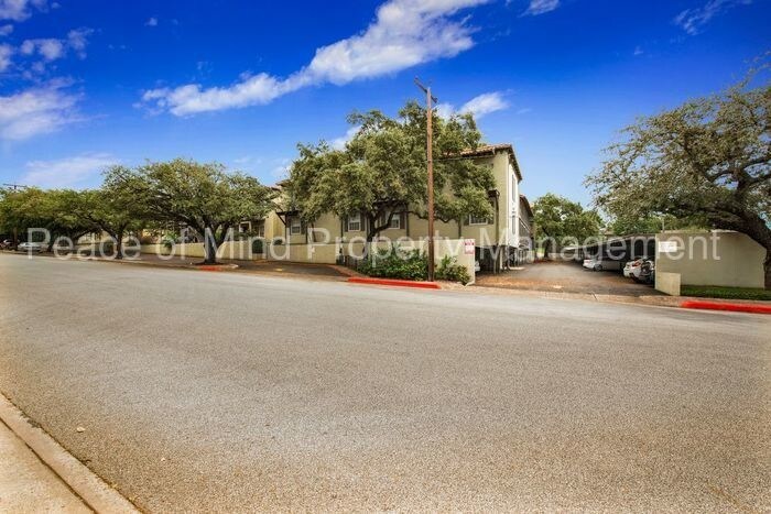 Foto principal - 66 Brees Blvd #87, San Antonio TX 78209