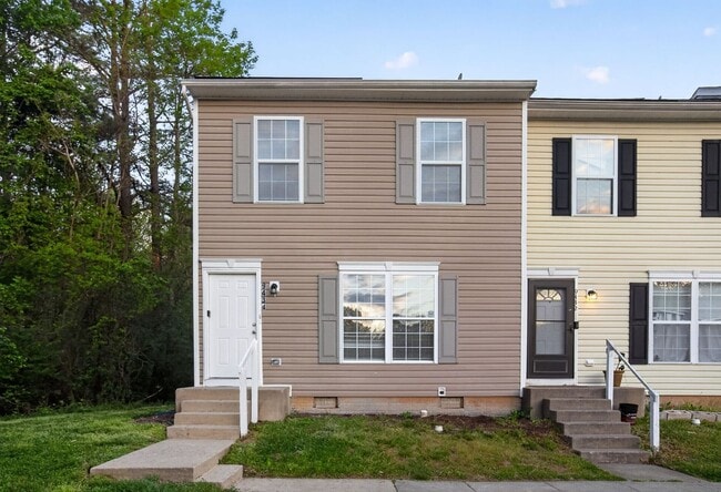 Foto del edificio - Newly Renovated Townhome in Presidential Lakes