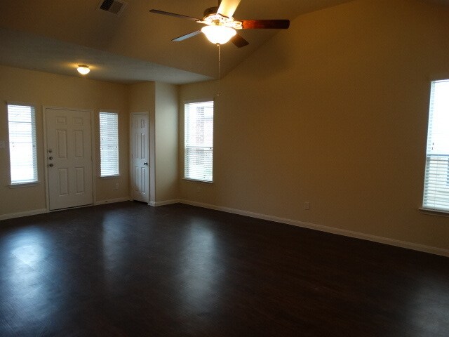 Foto del edificio - Bavaria - 12334 Ghita Ln, Houston, TX, 77044