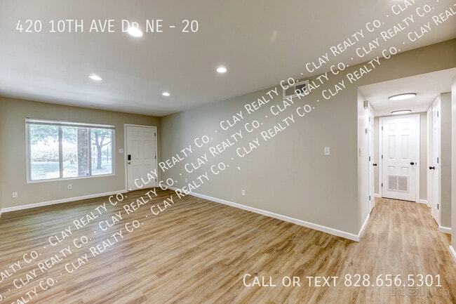 Foto del edificio - 420 10th Ave Dr NE