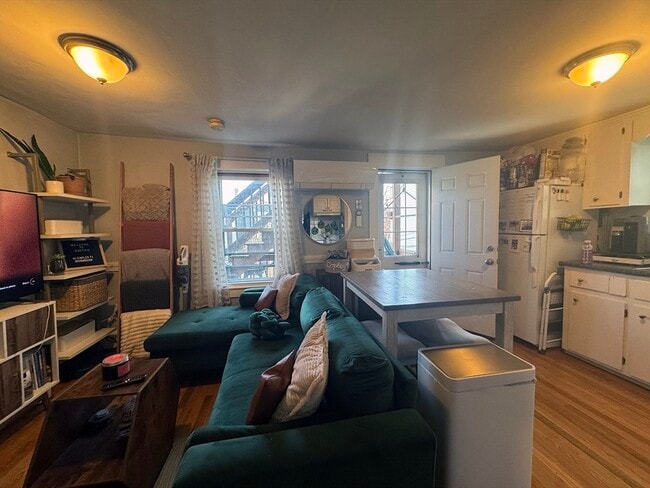 Foto del edificio - 643 Saratoga St