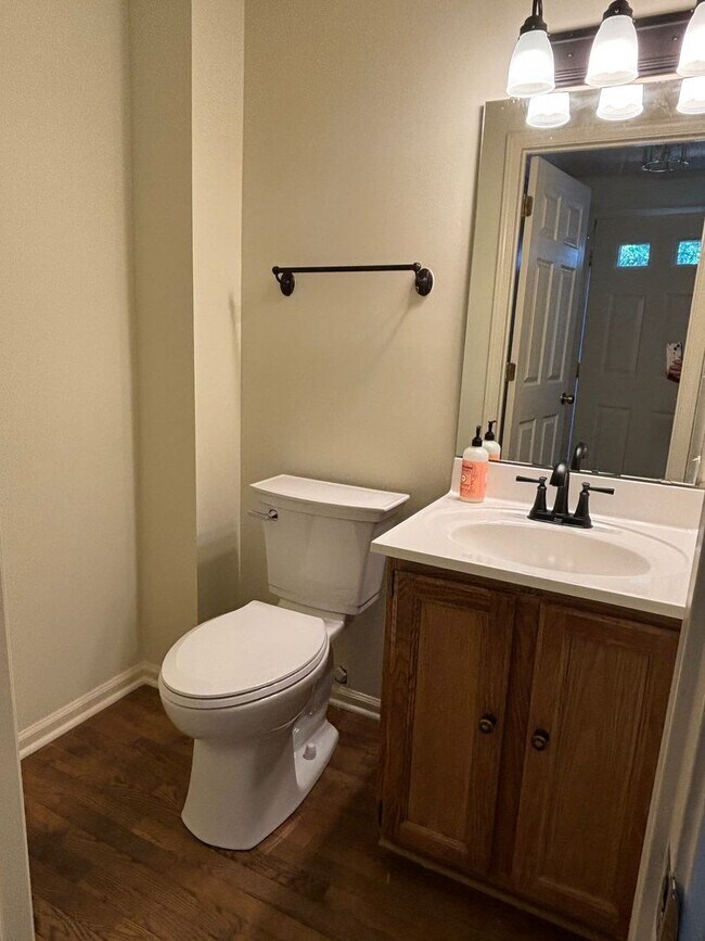Building Photo - Three Story Townhome in Brittany Woods