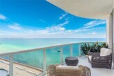 Foto principal - 15811 Collins Ave