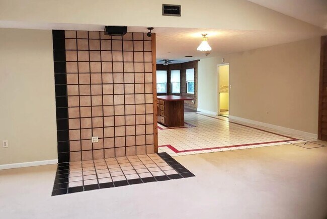 Foto del edificio - 3060 Robertson Rd