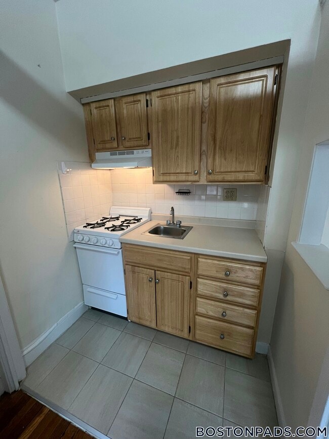 Building Photo - 1152 Commonwealth Ave