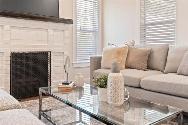 Foto del edificio - 1572 George St