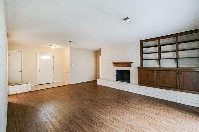 Foto del edificio - 13910 Locke Ln