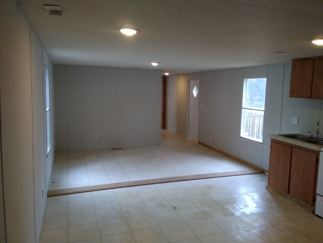 Building Photo - 1323 LA-178
