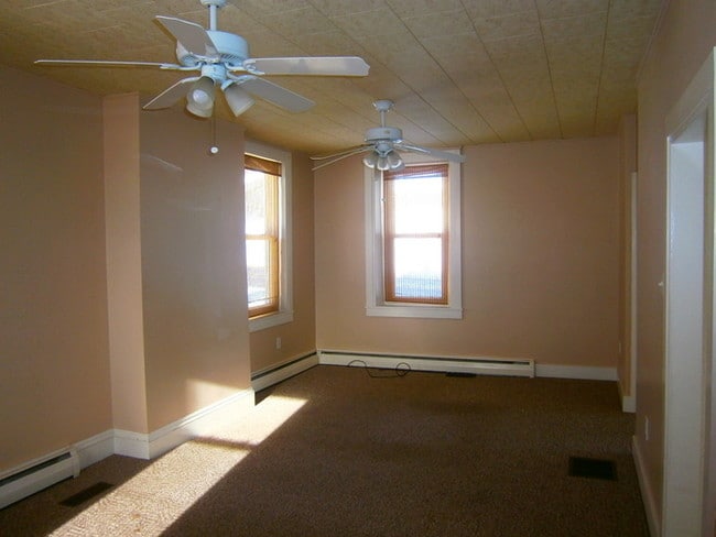 Building Photo - 3200 E Prospect Rd