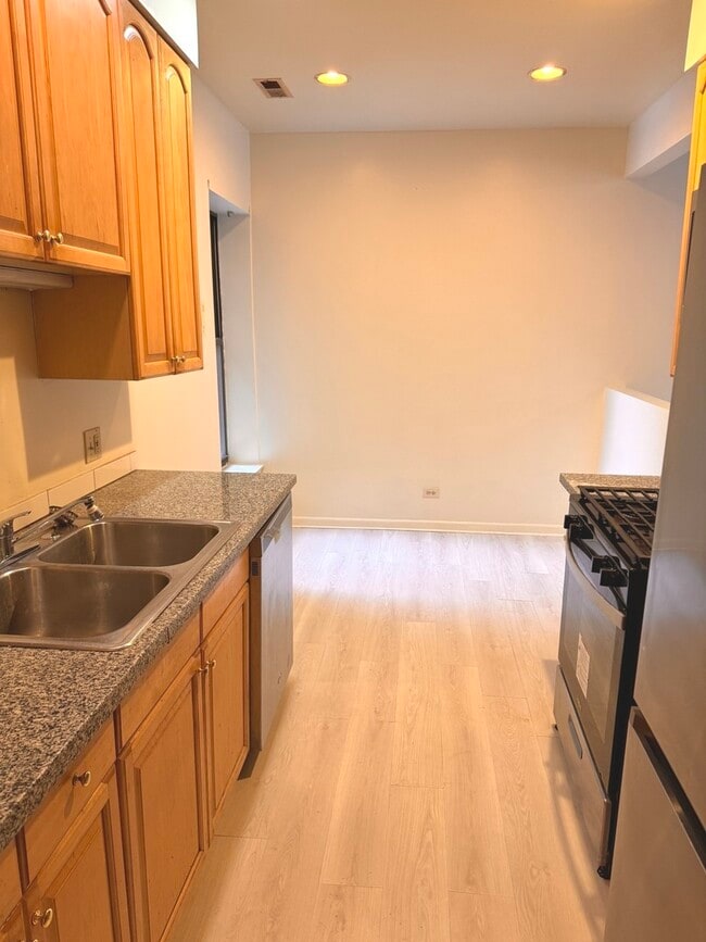 Foto del edificio - 4615 S Michigan Ave