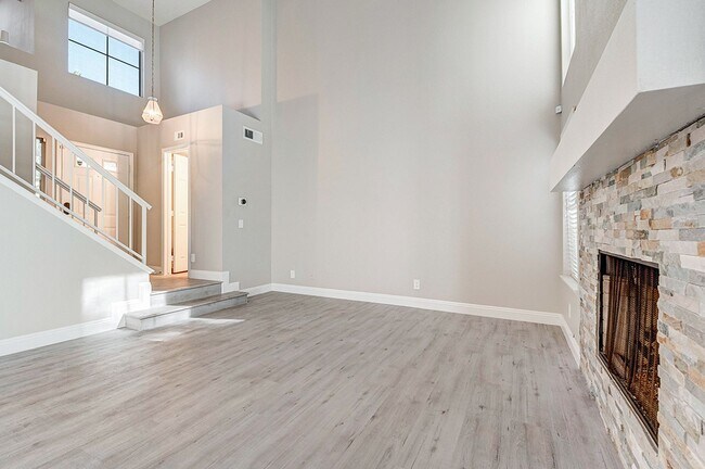 Foto del edificio - Gorgeous 2 Bedroom home in Desert Shores Racquet Club!