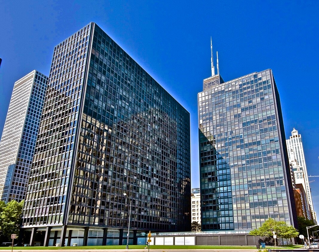 Primary Photo - 910 N Lake Shore Dr