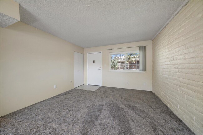 Building Photo - 6800 E Tennessee Ave