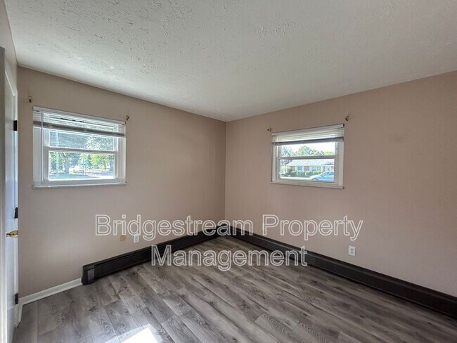 Foto del edificio - 14 Candlewood Ct