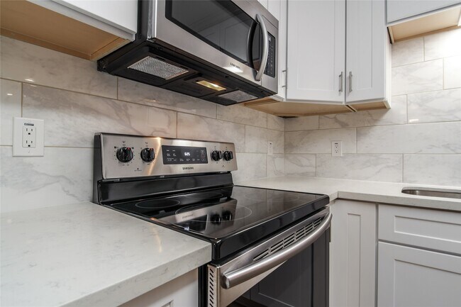 Building Photo - 12633 Memorial Dr