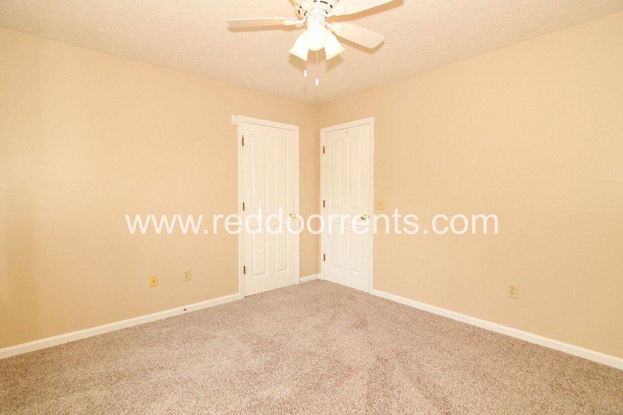 Foto principal - 12854 S Fleetwood Dr