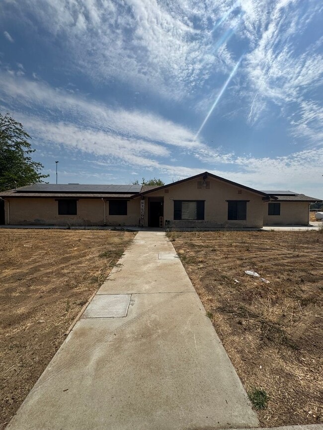 Building Photo - 18373 Fairfield Dr
