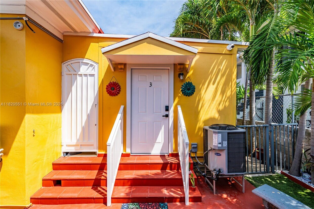 Foto principal - 1828 SW 6th St