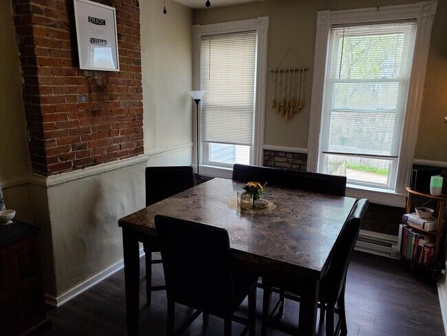 Foto del edificio - 3233 Morganford Rd