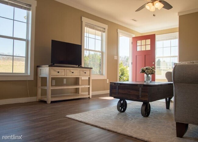 Building Photo - 1 br, 1 bath Apartment - 34B Joe Jenkins Rd